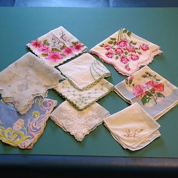 Vintage Handkerchief Lightweight Floral Fancy Embroidered Scalloped Edge - Picture 1 of 13